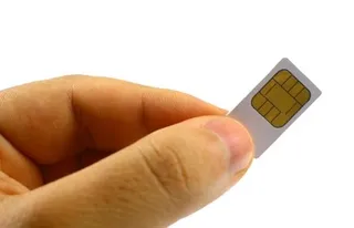 SIM 卡在手 PNG免抠