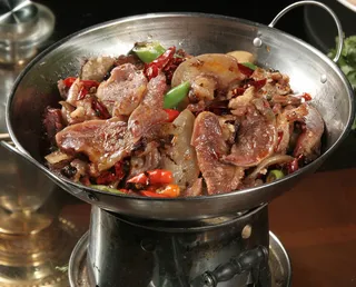 干锅黄牛肉 32元