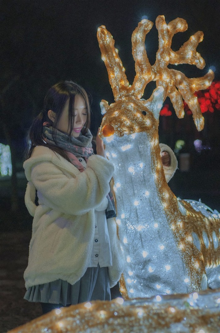 阳光少女户外摄影特写