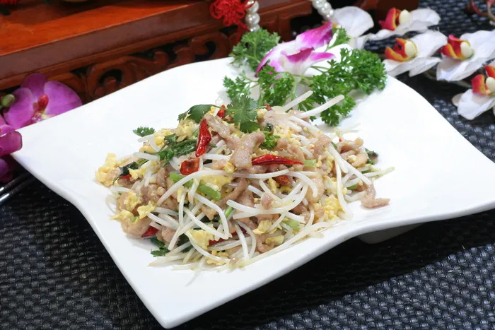 桂花炒鸭丝 16元