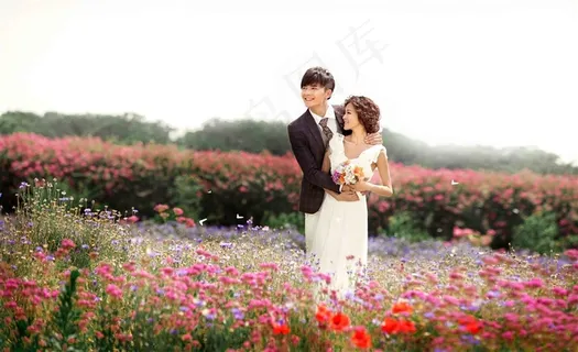 浪漫花季幸福恋人婚纱高清样片