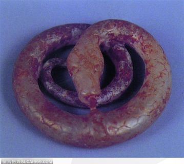 中华传统工艺-红色的玉蛇