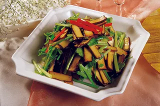 0806L-067  麦芹拌香干