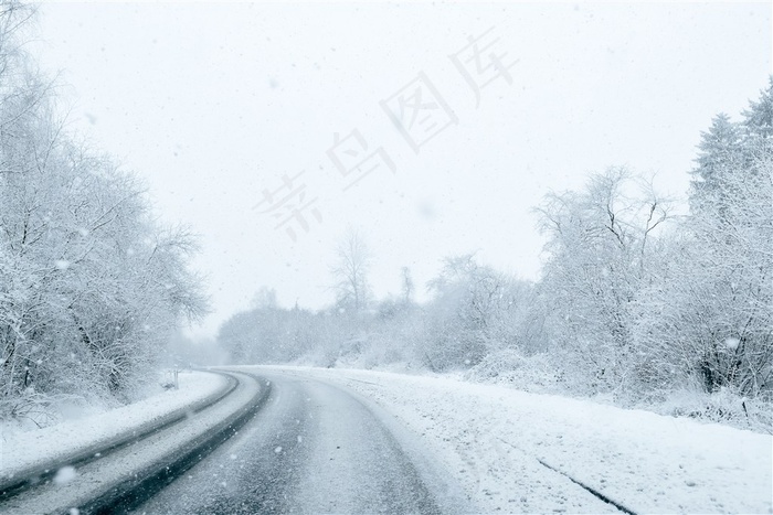 雪天道路两旁风景素材