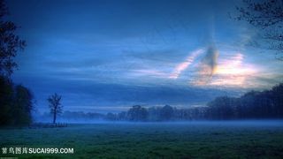 山峦草地美景壁纸