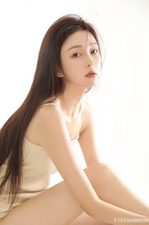 清纯邻家小妹白皙肌肤美女写真图片