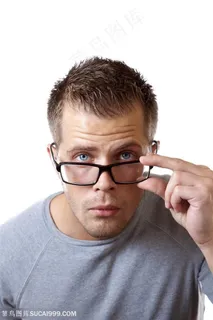 戴眼镜的男人图片下载