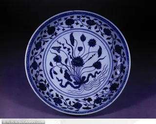 中华传统瓷器-花朵花纹碟子