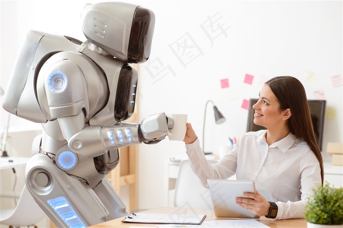 创意机器人与职业女性图