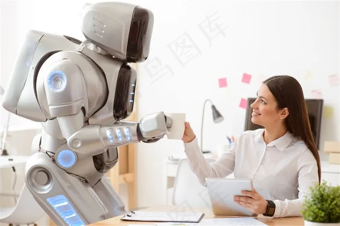 创意机器人与职业女性图