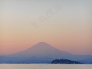 暮色中的富士山图片