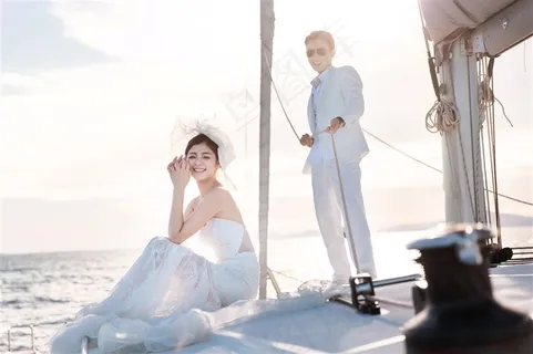 浪漫恋人游艇婚纱样片 浪漫恋人游艇婚纱样片
