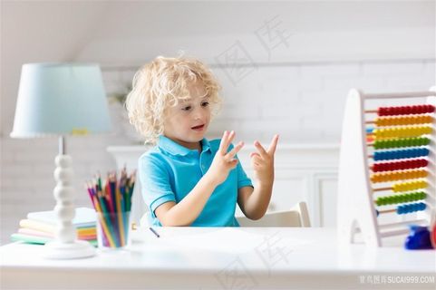 黄毛的欧美儿童图片