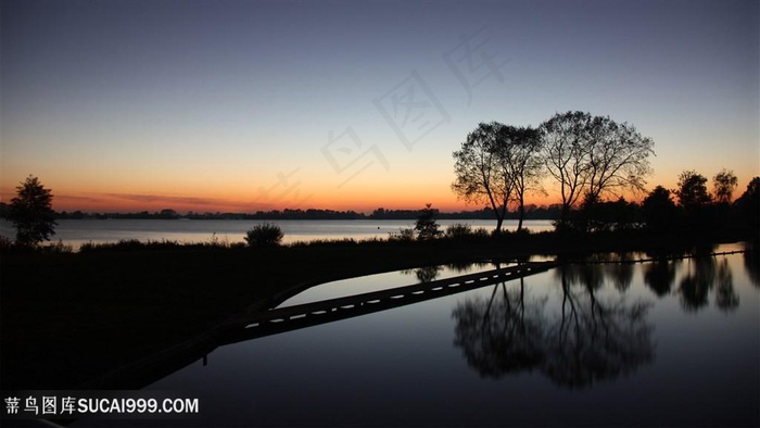 黄昏湖畔美景壁纸