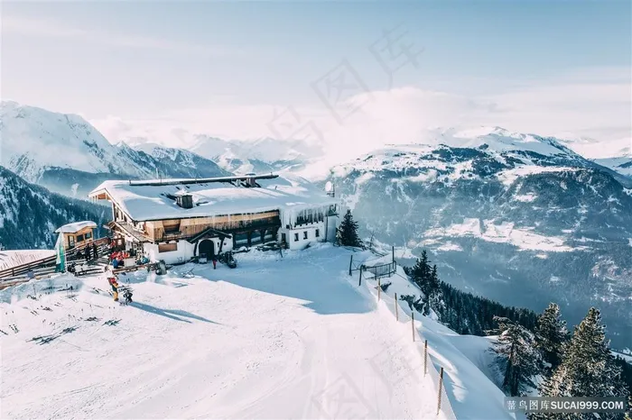 雪山人家风景图片