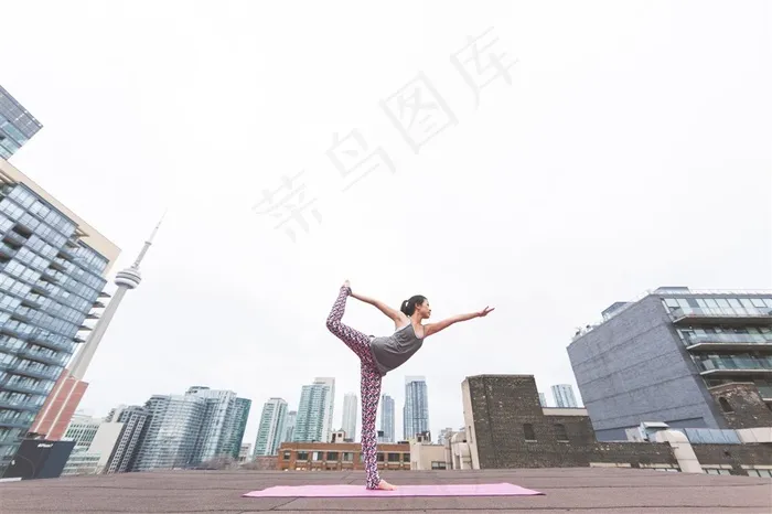 一套瑜伽动作摄影大图