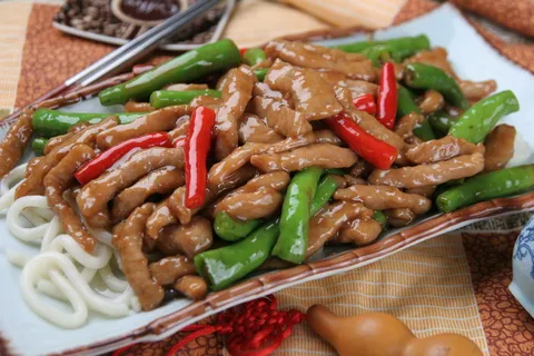 5杭椒务冬炒里脊 -珠江苑