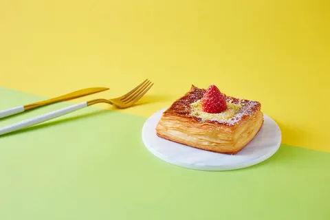 蛋糕店小蛋糕慕斯美食甜品图片