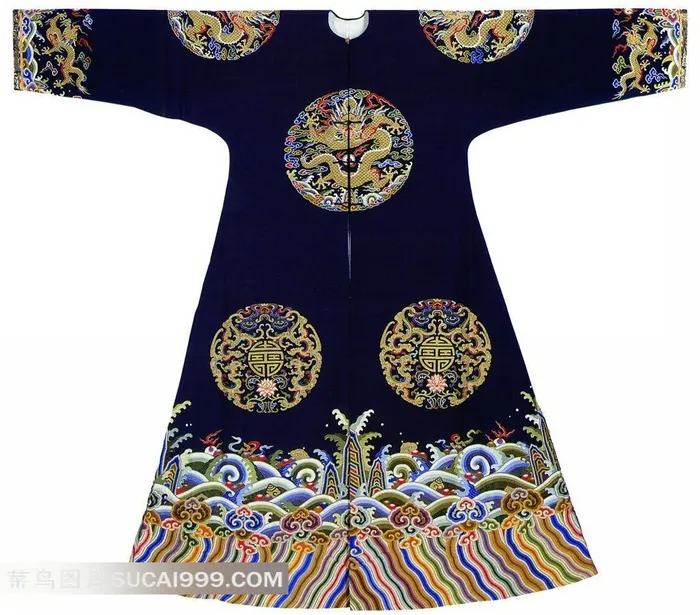 精美的吉祥龙纹服饰