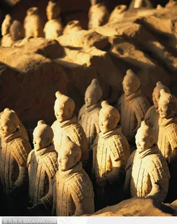 宏大的秦皇兵马俑脸阵队7
