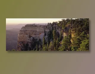 雄伟的山崖景观