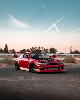 现代红色跑车图片