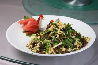 小葱地皮炒鸡蛋 (1)