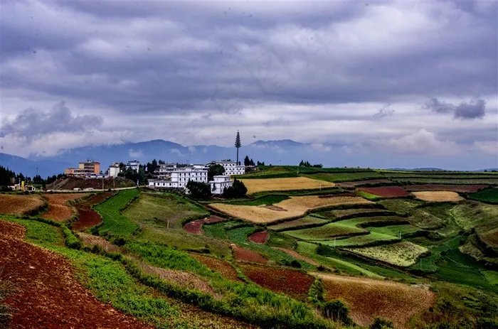 云南东川红土地风景大图