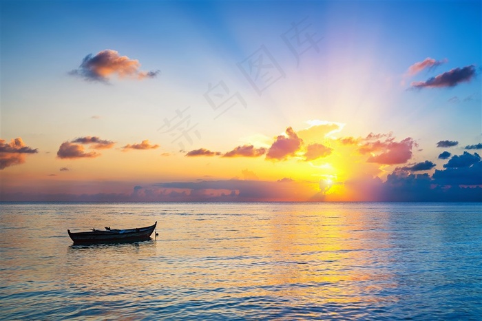 唯美大海孤舟景