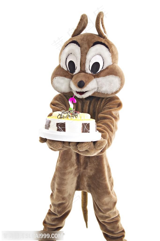 游乐园广告元素 穿着松鼠木偶装的马戏团人员托着蛋糕