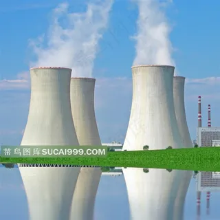蓝天下的发电厂超大烟囱高清图片