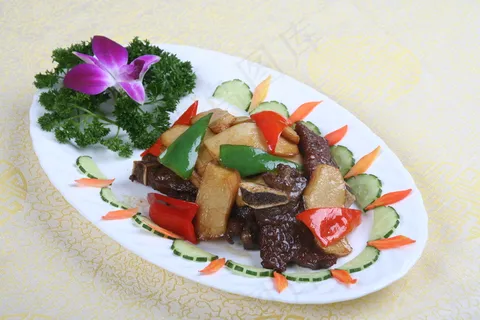 百灵菇爆牛仔骨 元 例  百灵菇爆牛仔骨 元 例