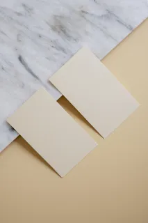 北欧风正反面场景名片样机