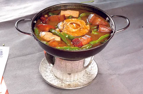 红焖肉豆角煎蛋锅 红焖肉豆角煎蛋锅