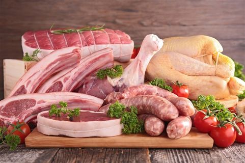新鲜的猪肉鸡肉香肠素材 新鲜的猪肉鸡肉香肠素材