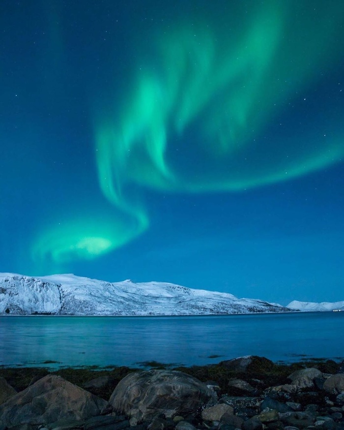 绿色极光壁纸图片