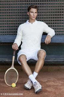 打网球的欧美帅哥图片
