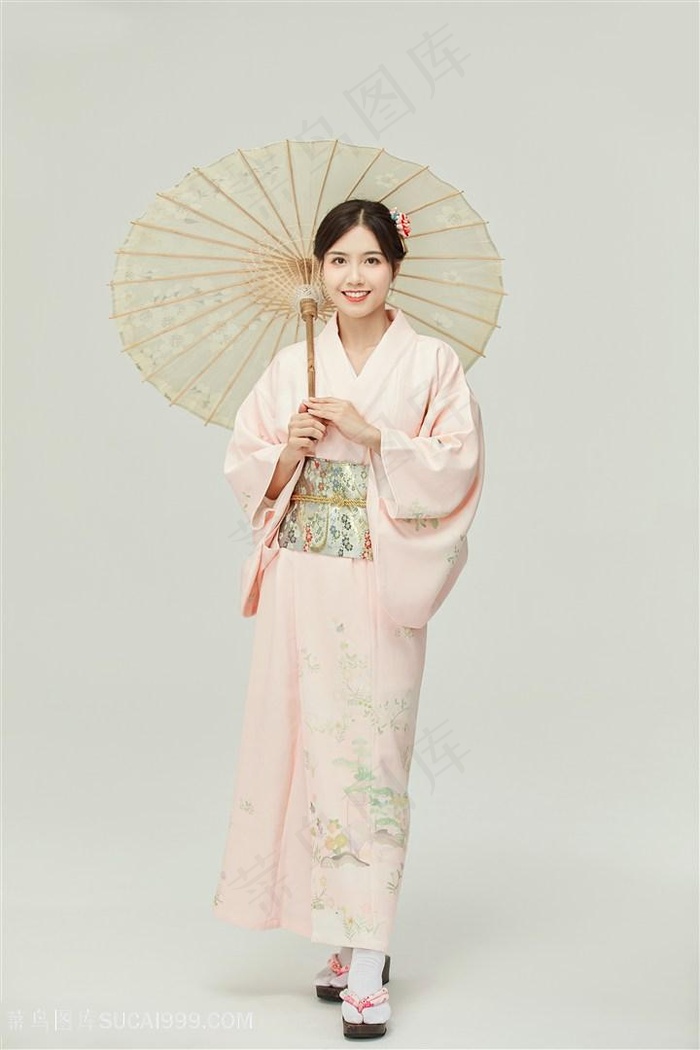 向前走的美女海报