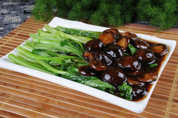 香菇菜心 22元   主料 菜心 香菇  味型：清香