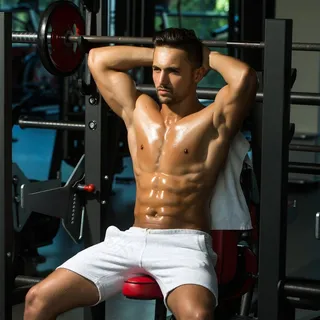 正在健身的肌肉猛男图片男人图片