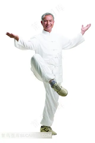 练太极的老人素材