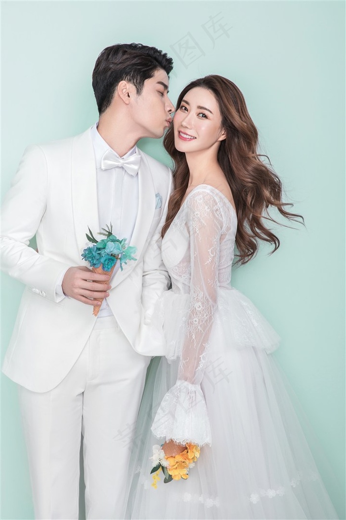 做亲密动作的情侣