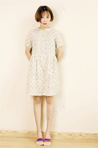 日系少女室内写真