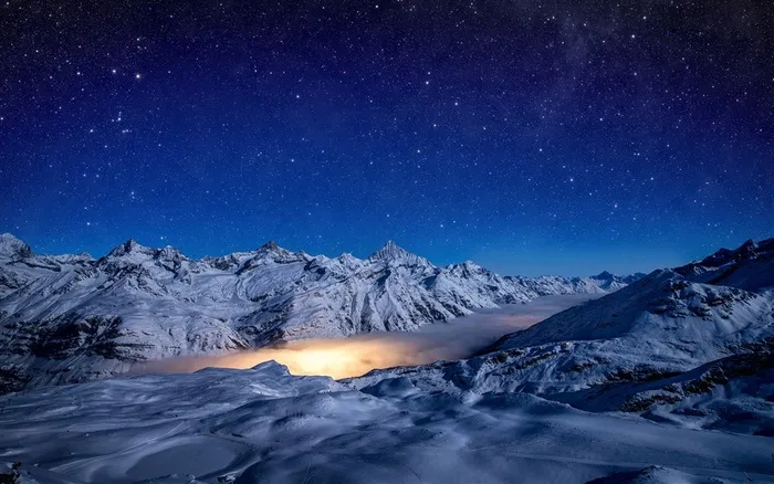 蓝色美丽的夜空