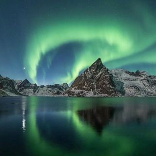 绿色极光壁纸图片