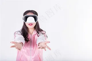戴VR眼镜的少女写真样片