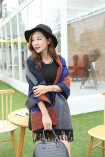 户外丝巾模特高清图片