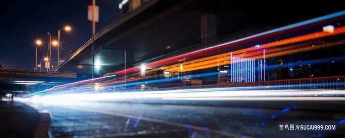 交通灯夜晚城市街道光感速度