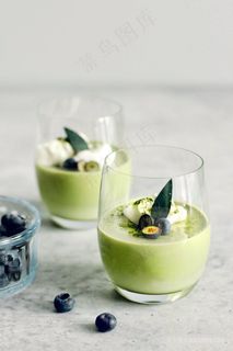 小清新抹茶奶昔摄影图饮料图片