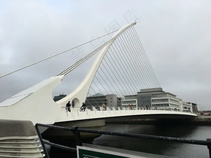 柏林城市吊桥图片